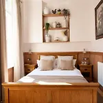 The Old Farmhouse Pub And Rooms